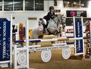 Madelaine Archibald qualifies for Hickstead at Arena UK
